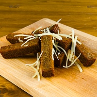 Гренки с чесноком Гренки с чесноком